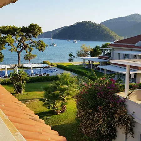 3+1 Luxury Seafront Duplex W/pool In Fethiye Гёчек
