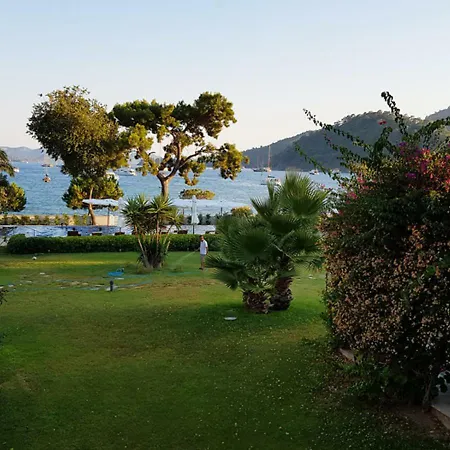 Apartment 3+1 Luxury Seafront Duplex W/pool In Fethiye